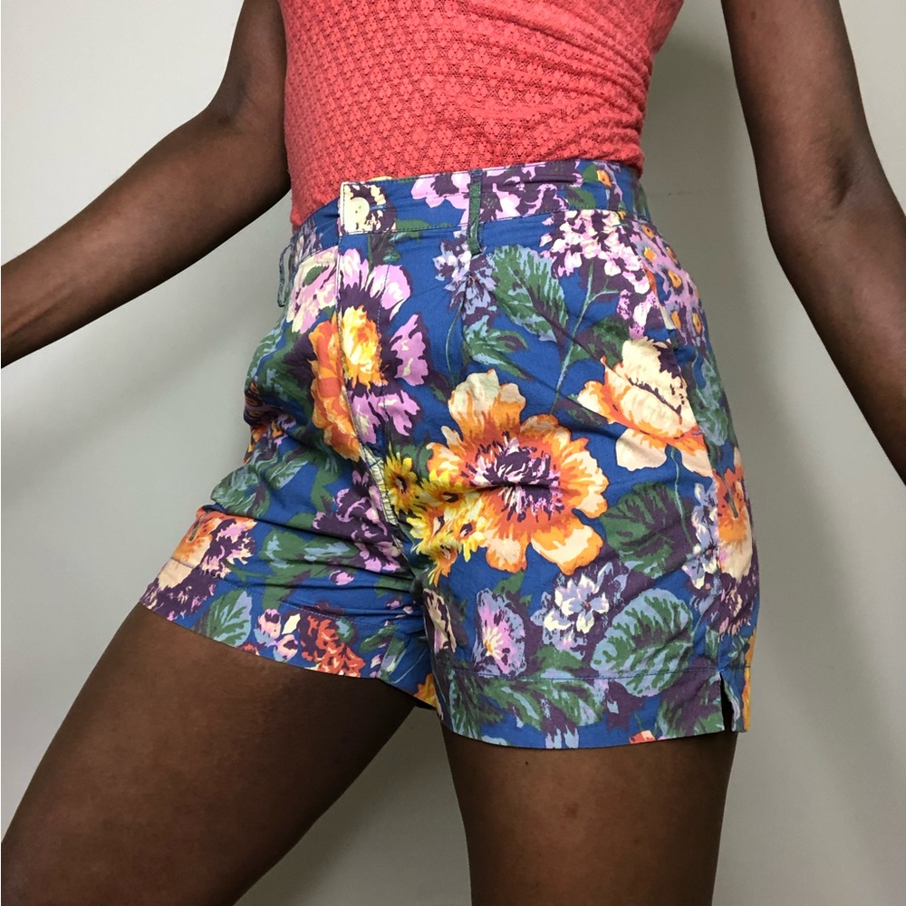 URBAN OUTFITTERS | High Waist Floral Cotton Shorts